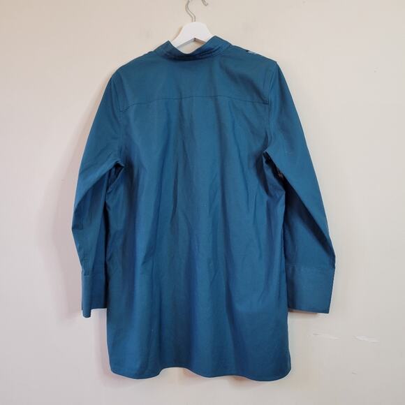 Chico's The No-Iron Stretch Wildflower Print Tunic in Teal size 12 size 2 - Picture 3 of 5